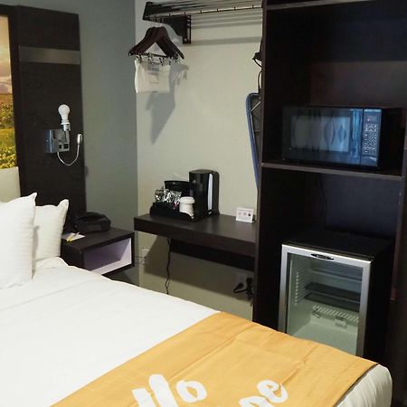 Days Inn By Wyndham Galt - Elk Grove South Bagian luar foto