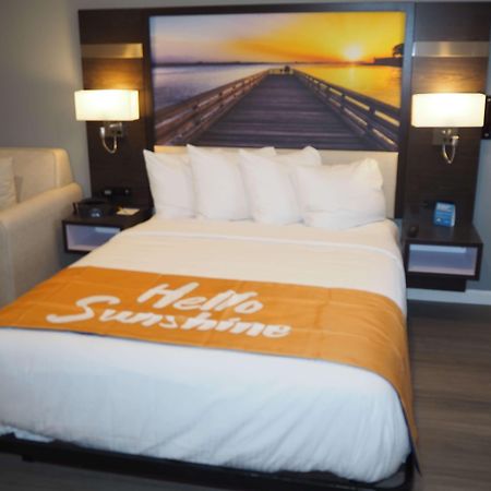 Days Inn By Wyndham Galt - Elk Grove South Bagian luar foto