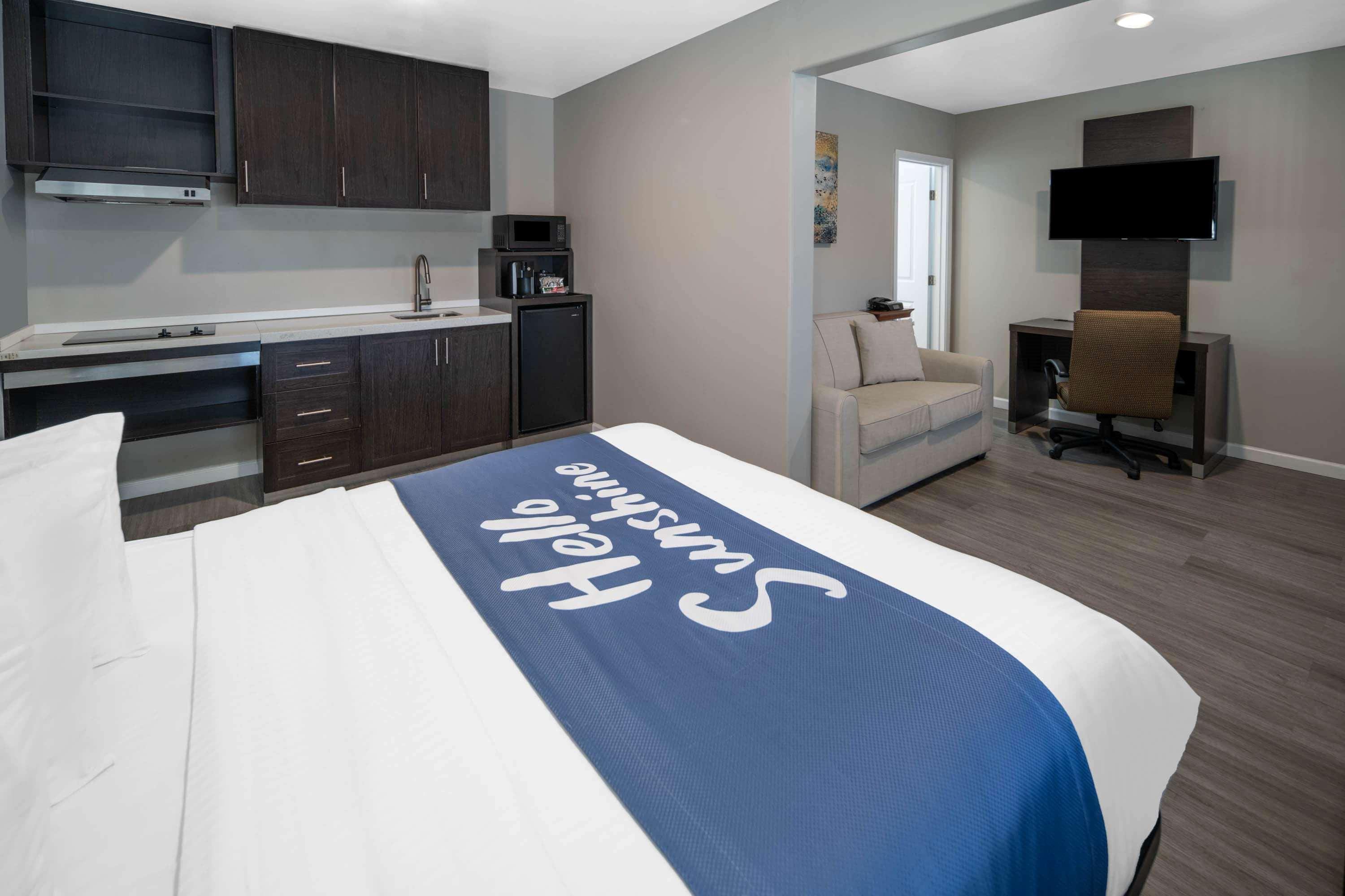 Days Inn By Wyndham Galt - Elk Grove South Bagian luar foto