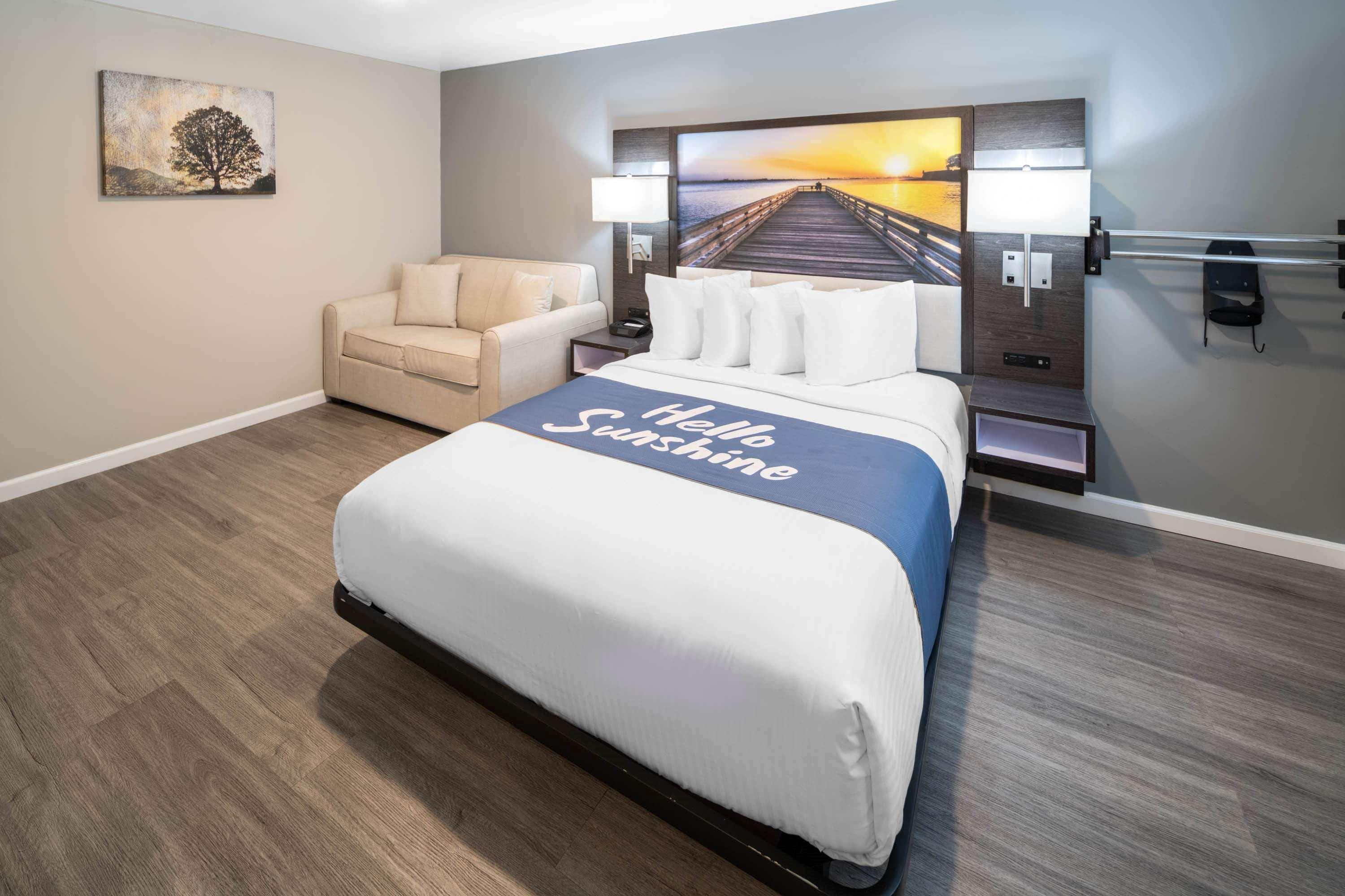 Days Inn By Wyndham Galt - Elk Grove South Bagian luar foto