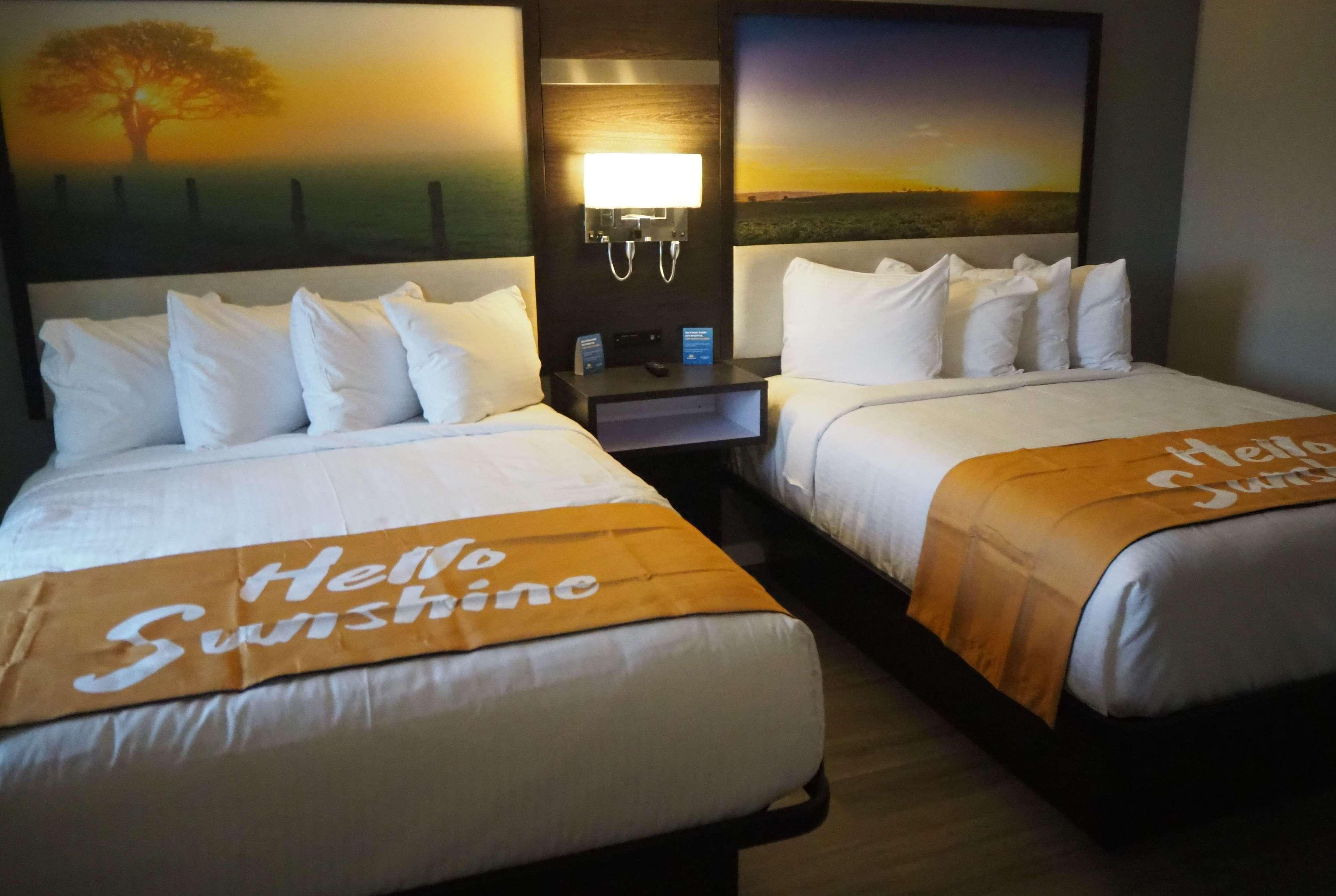 Days Inn By Wyndham Galt - Elk Grove South Bagian luar foto