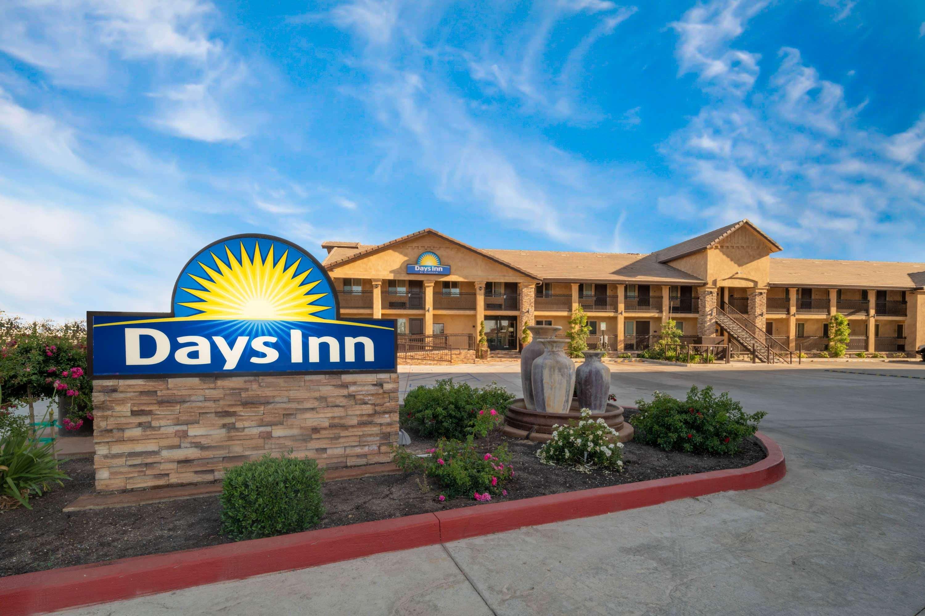 Days Inn By Wyndham Galt - Elk Grove South Bagian luar foto