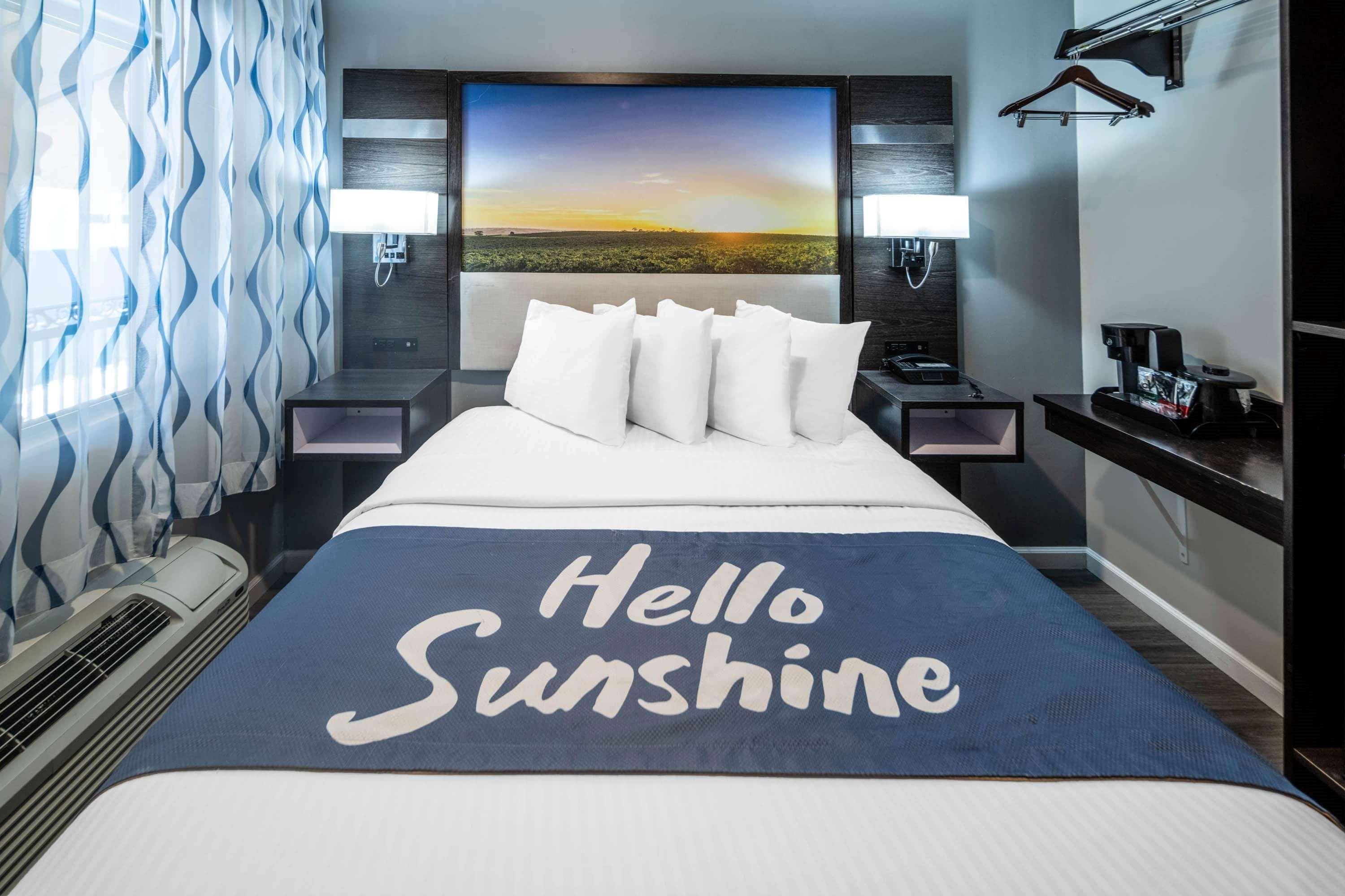 Days Inn By Wyndham Galt - Elk Grove South Bagian luar foto