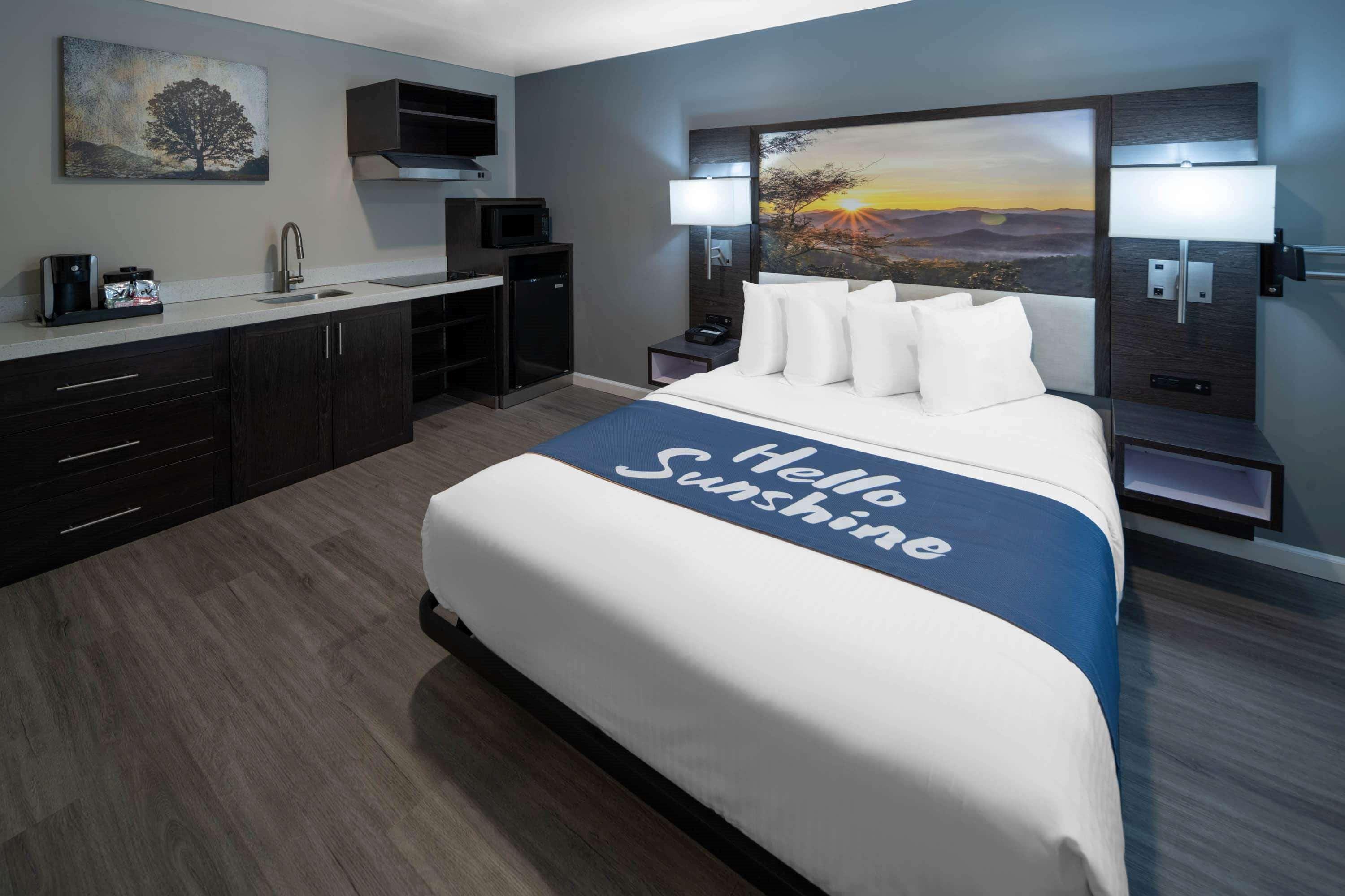 Days Inn By Wyndham Galt - Elk Grove South Bagian luar foto