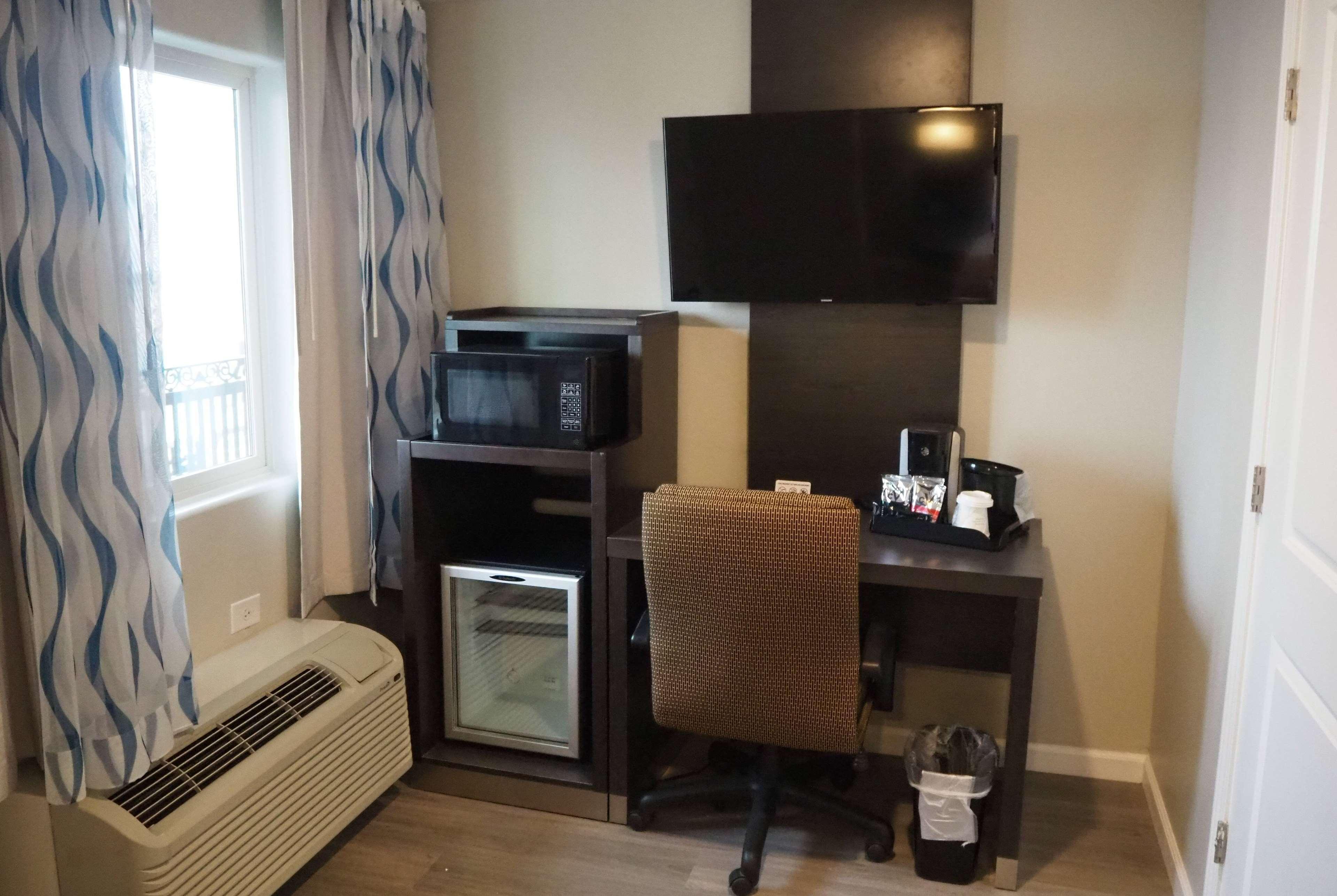 Days Inn By Wyndham Galt - Elk Grove South Bagian luar foto
